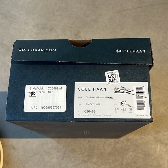 Men's Cole Hahn Original grand Wingtip Oxfords - Picture 5 of 5